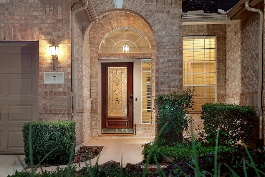 7 Coachman Ridge Place, The Woodlands, TX 77382 - Image #2