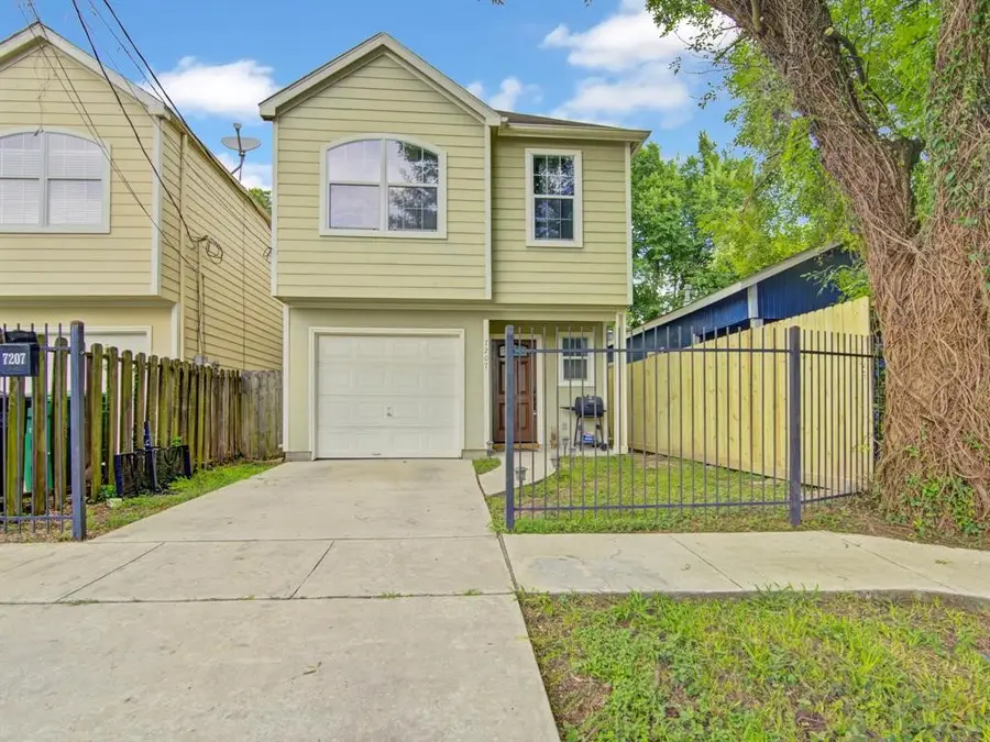 7207 Avenue K, Houston, TX 77011 - #2