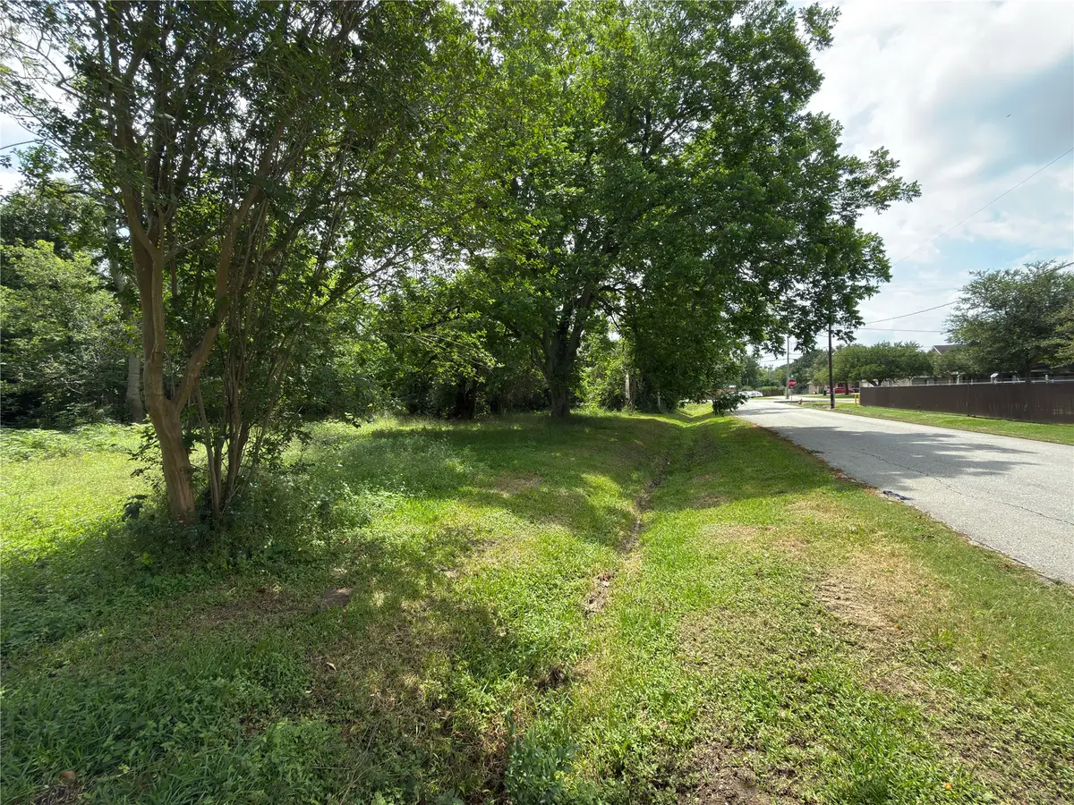 5210 Oak Avenue, Pasadena, TX 77503 - #1