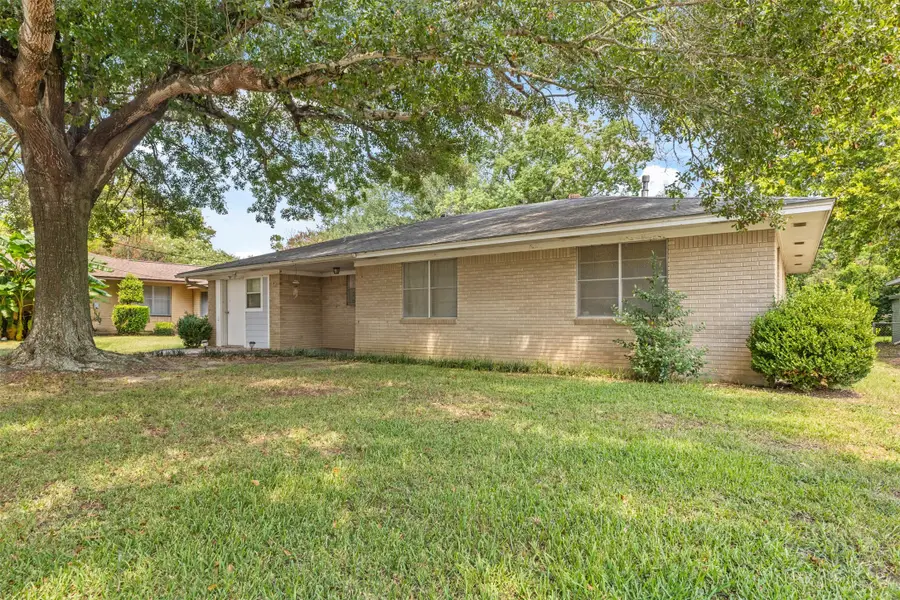 2105 Wayside Drive, Brenham, TX 77833 - Image #3