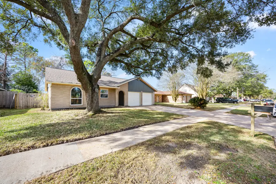 16006 La Avenida Drive, Houston, TX 77062 - Image #3