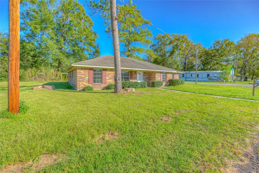 1202 Dunbar Avenue, Livingston, TX 77351 - Image #3
