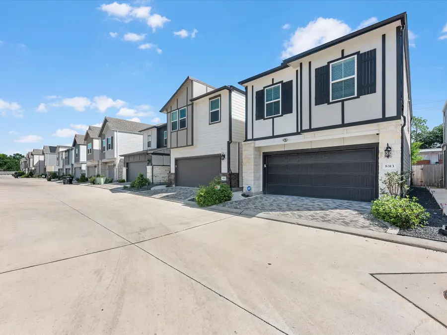 8313 Rising Stream Drive, Houston, TX 77063 - #3