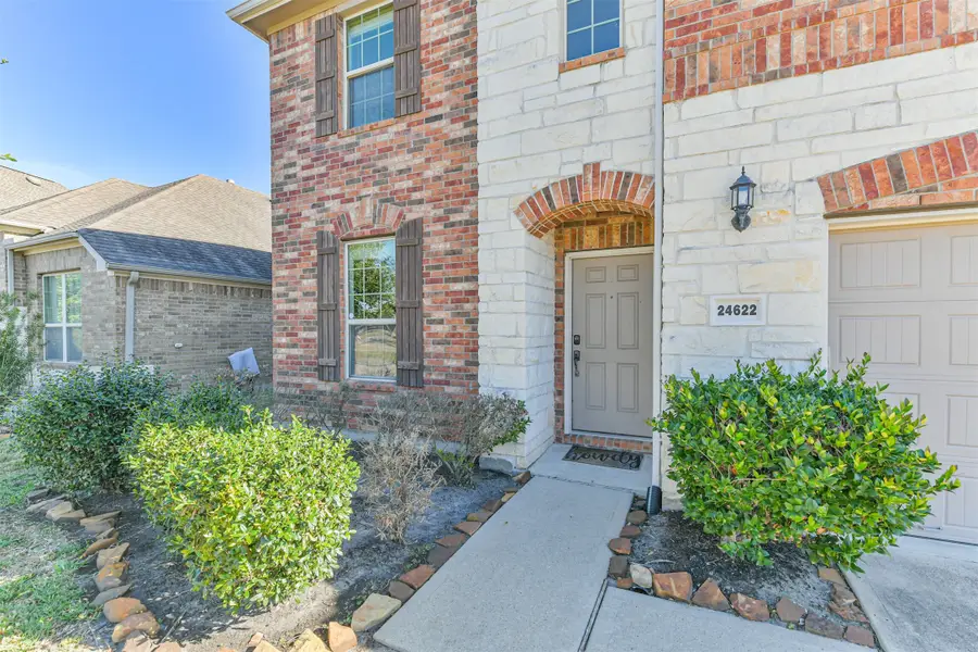 24622 Emerald Pool Falls Drive, Tomball, TX 77375 - Image #3