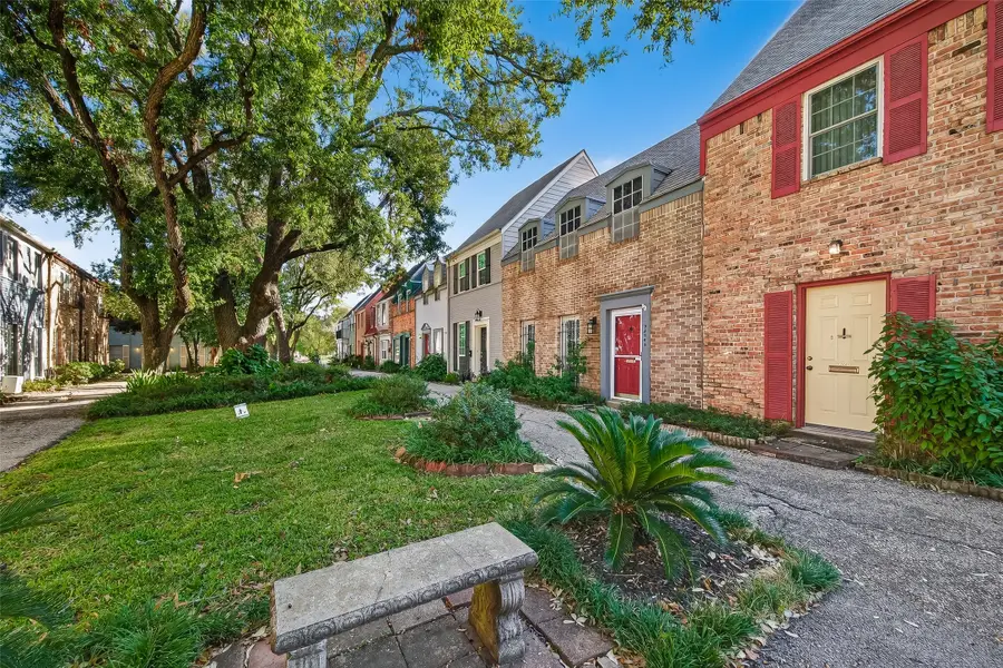 5204 Arboles Drive #B, Houston, TX 77035 - #3