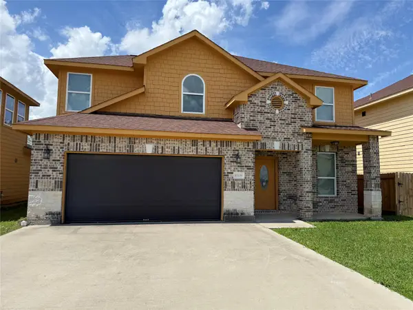 11134 Beverley Park St, Sugar Land, TX 77498
