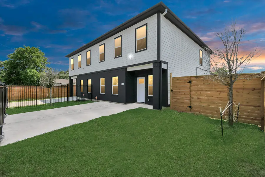 8406 Parnell Street #A/B, Houston, TX 77051 - Image #2