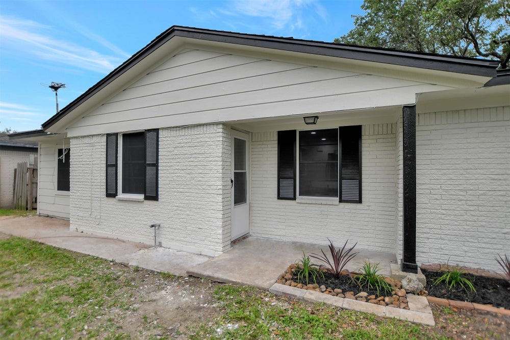 917 Heisse Street, Alvin, TX 77511 BHGRE