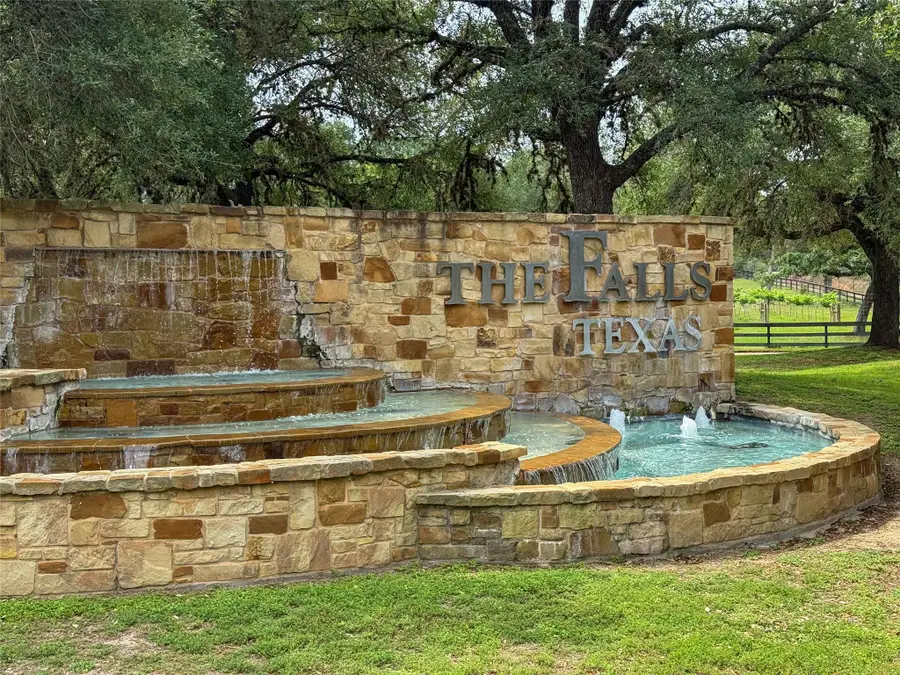208 Oakmont Drive, New Ulm, TX 78950 - #2