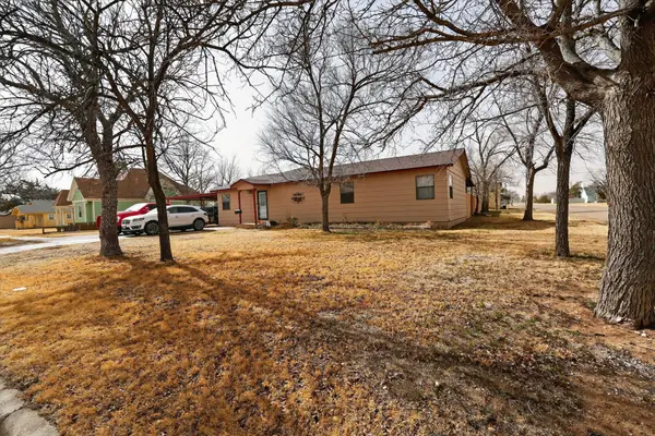 329 N Briscoe Avenue, Tulia, TX 79088