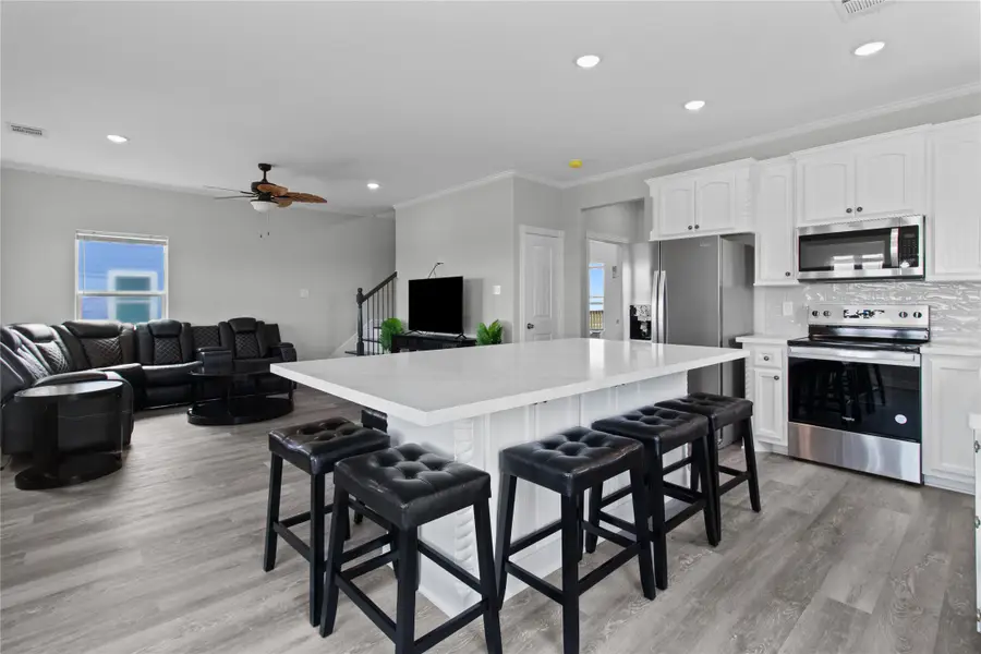 2031 Bluewater Hwy, Surfside Beach, TX 77541 - Image #2