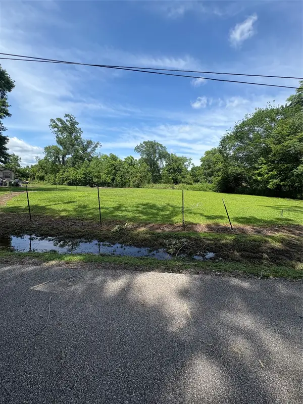 1907 Bell Street, Dayton, TX 77535