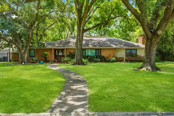 5117 Valerie Street, Bellaire, TX 77401