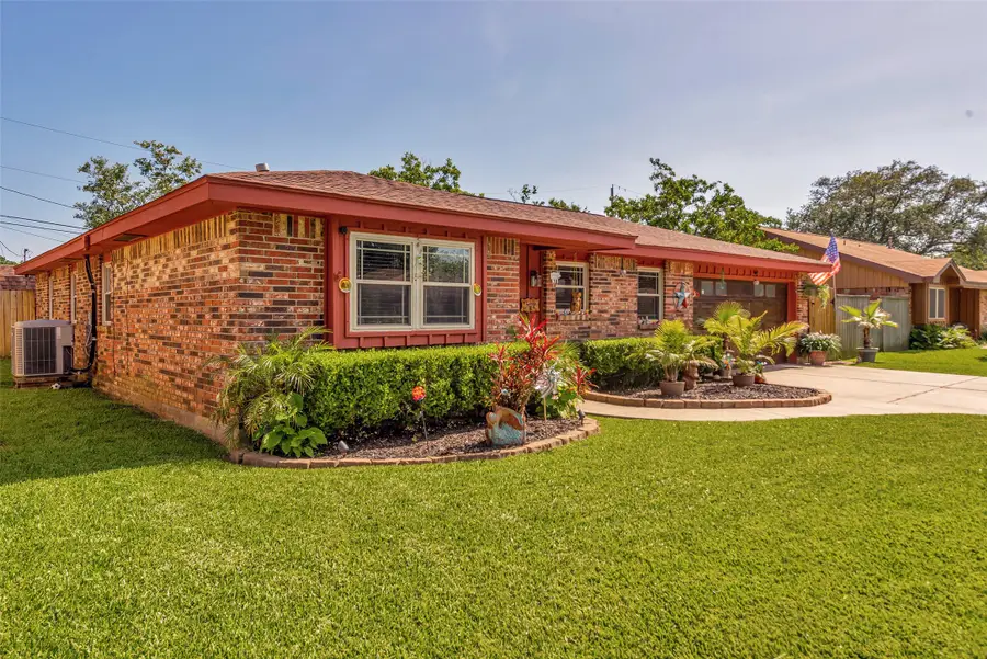 2913 18th Avenue N, Texas City, TX 77590 - Image #2