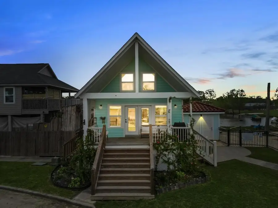 242 Debbie Lane, Dickinson, TX 77539 - Image #2