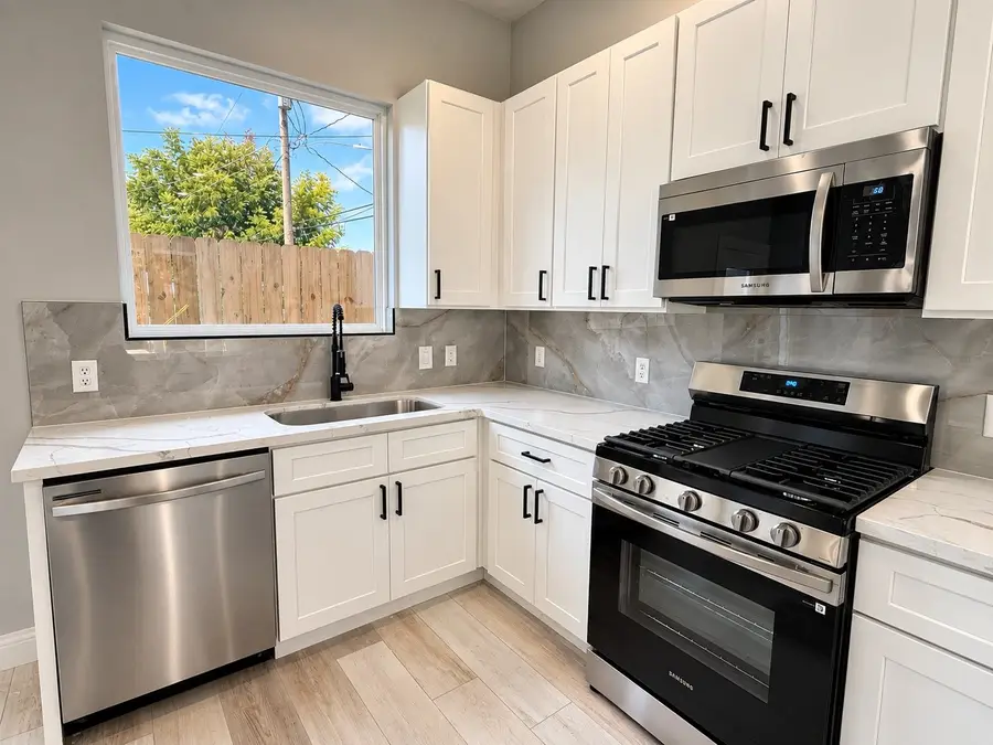 8704 Southview Street, Houston, TX 77051 - #3