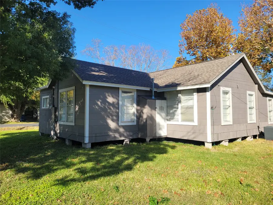 102 22nd Street N, Texas City, TX 77590 - Image #2