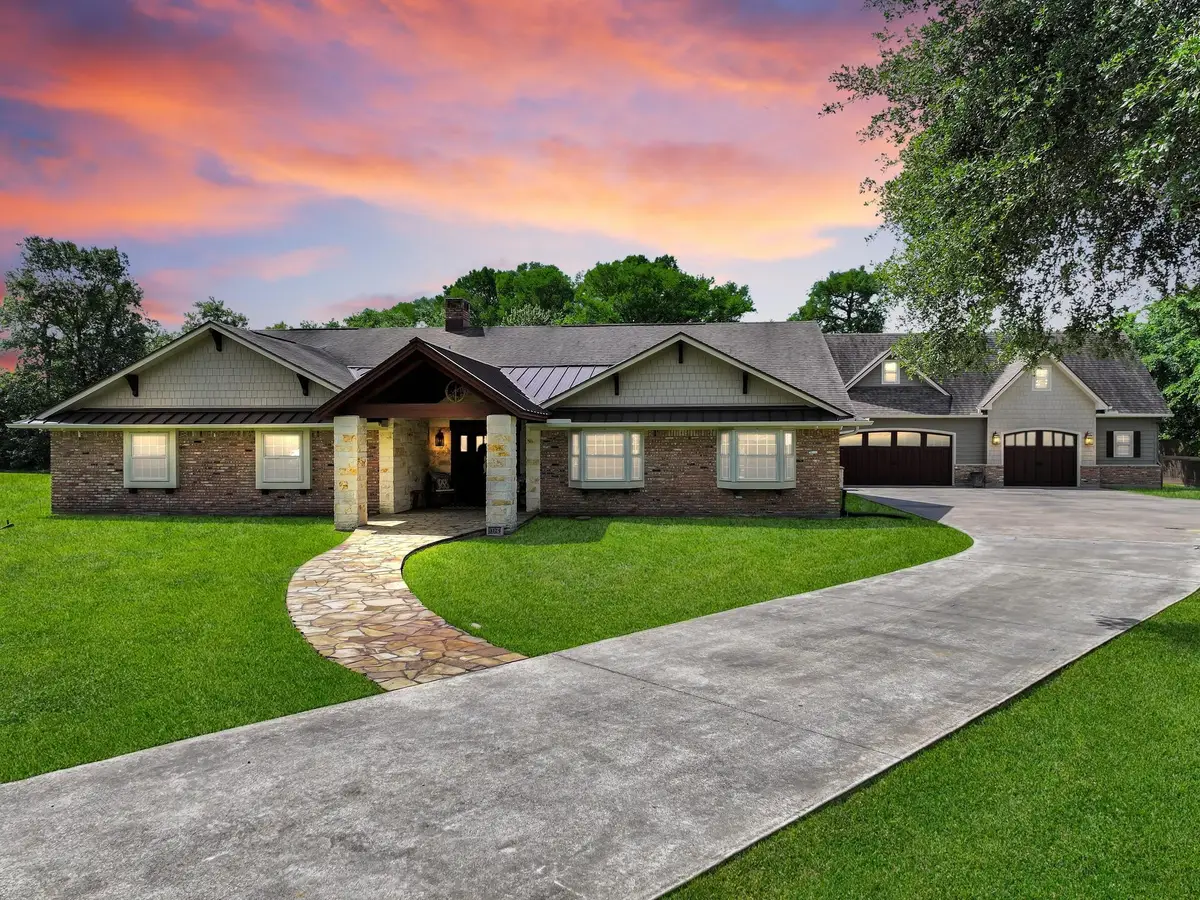 3125 W Park Avenue, Pinehurst, TX 77630 - #1