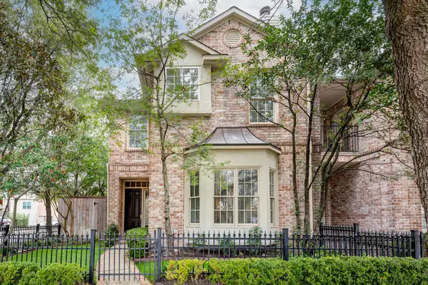 2740 Wroxton Road, West University Place, TX 77005