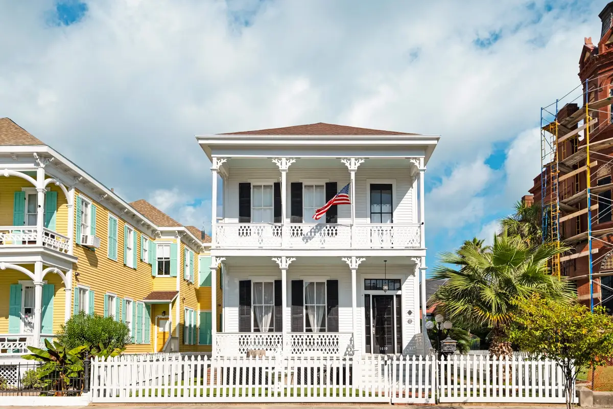 1610 Postoffice Street, Galveston, TX 77550 - Image #1
