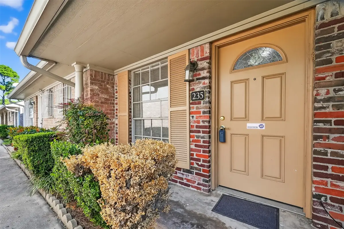 235 W Tri Oaks Lane #235, Houston, TX 77043 - Image #1