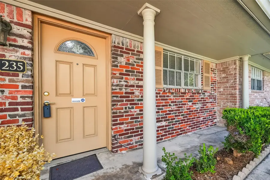 235 W Tri Oaks Lane #235, Houston, TX 77043 - Image #2