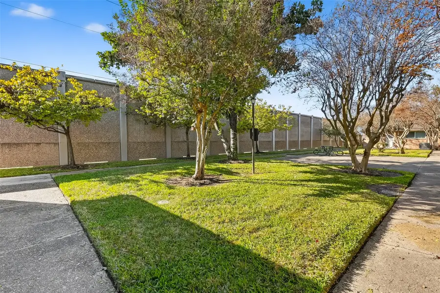 235 W Tri Oaks Lane #235, Houston, TX 77043 - Image #3