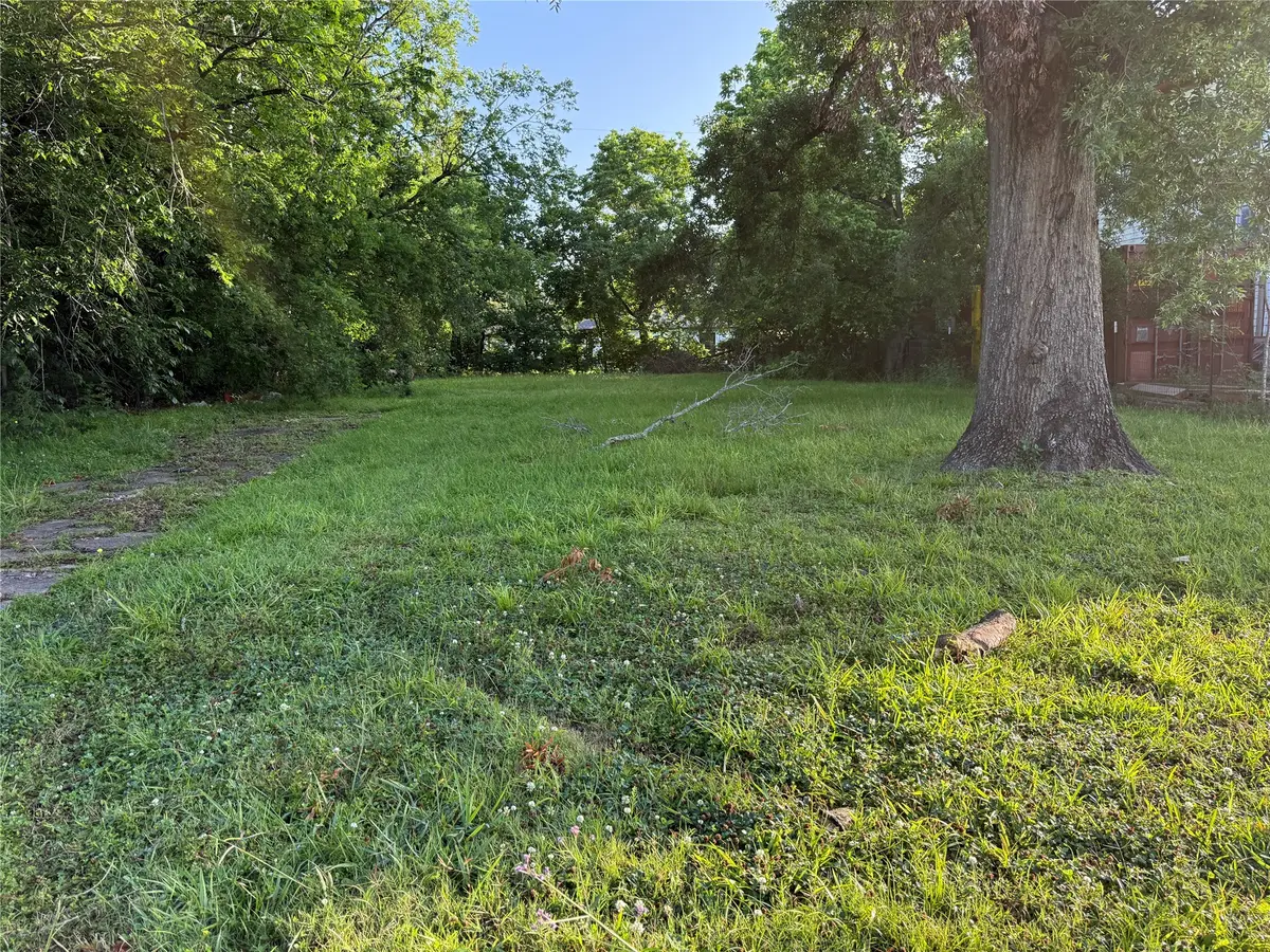 5307 Willow Glen Drive, Houston, TX 77033 - #1