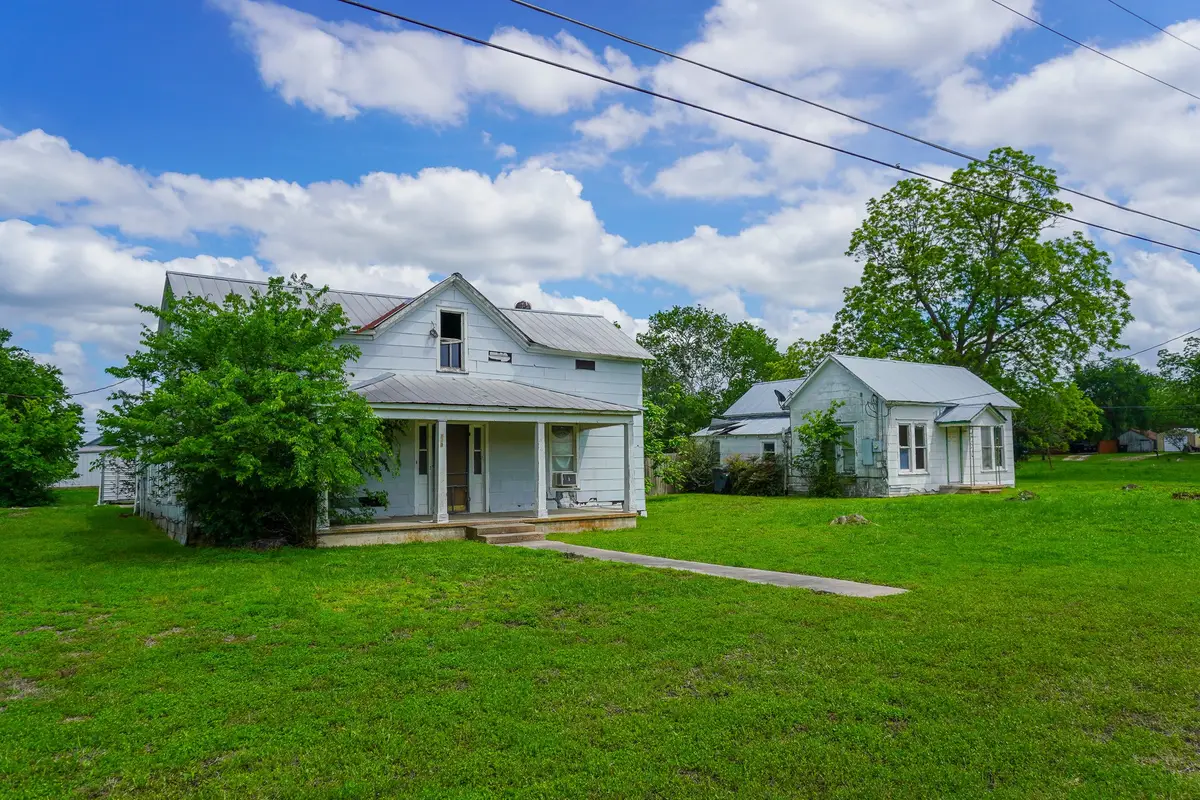 509 S Saint Andrews Street, Weimar, TX 78962 - #1