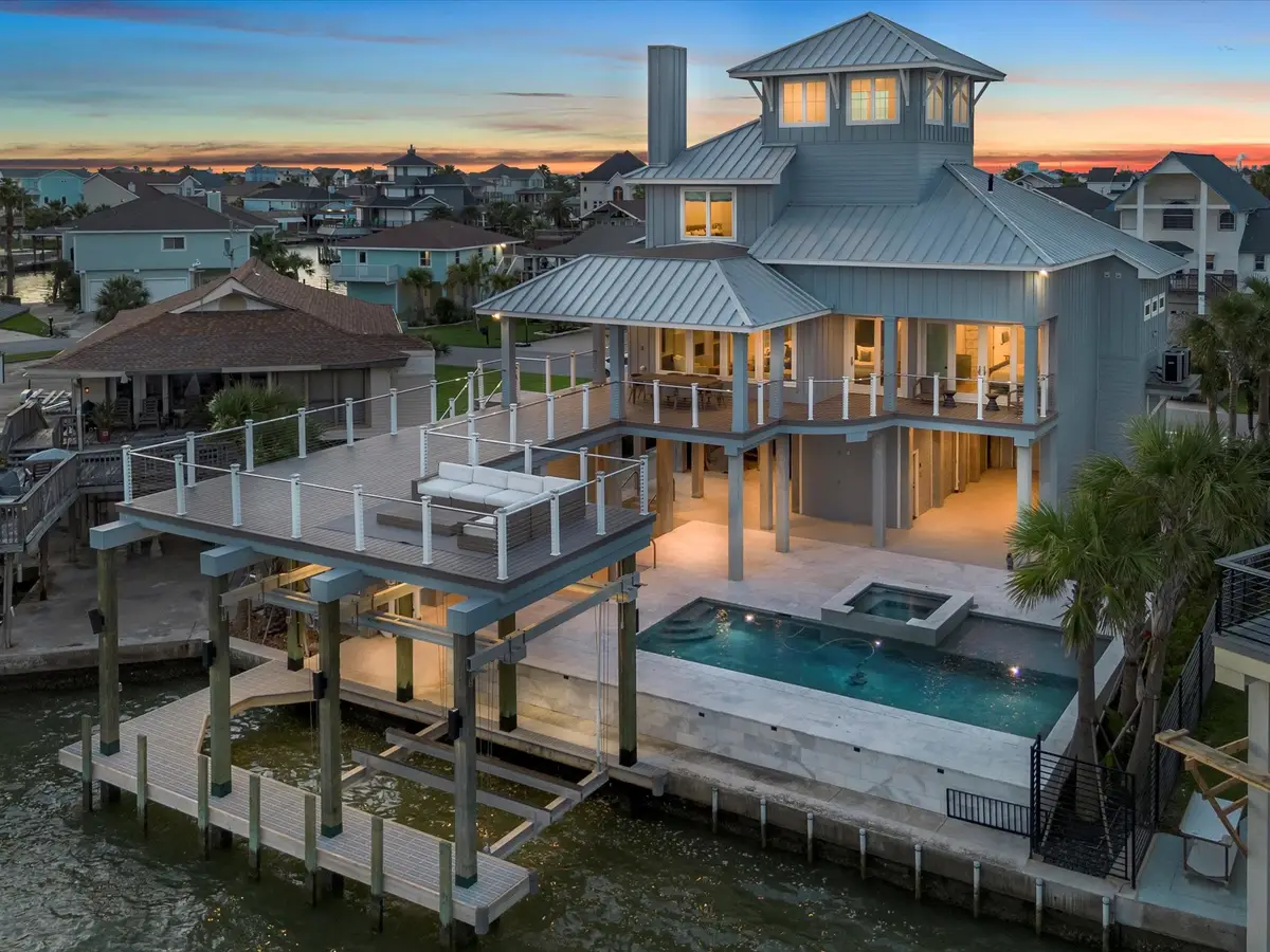 1311 Oahu Drive, Tiki Island, TX 77554 - #1