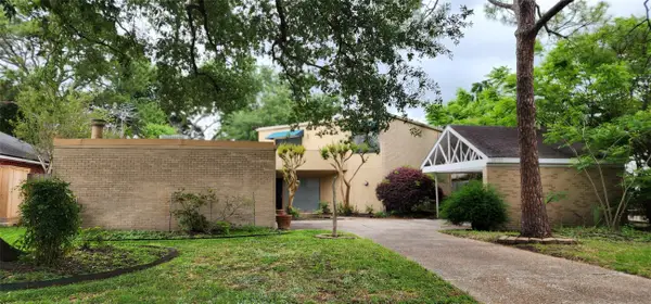 10722 Ella Lee Lane, Houston, TX 77042