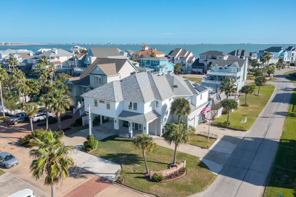 923 Short Reach Drive, Tiki Island, TX 77554 - #1