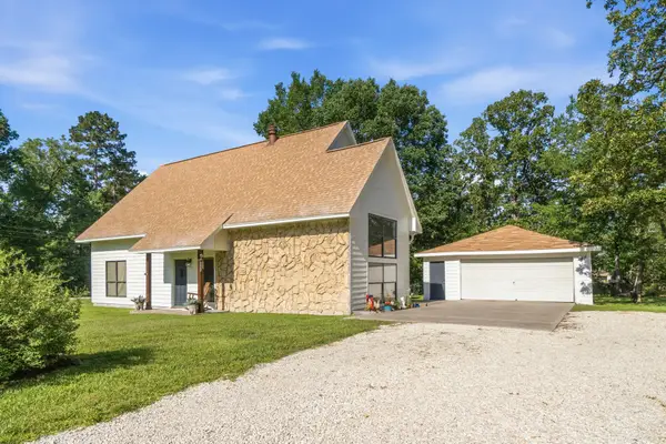 109 Pine Needle Street, Onalaska, TX 77360