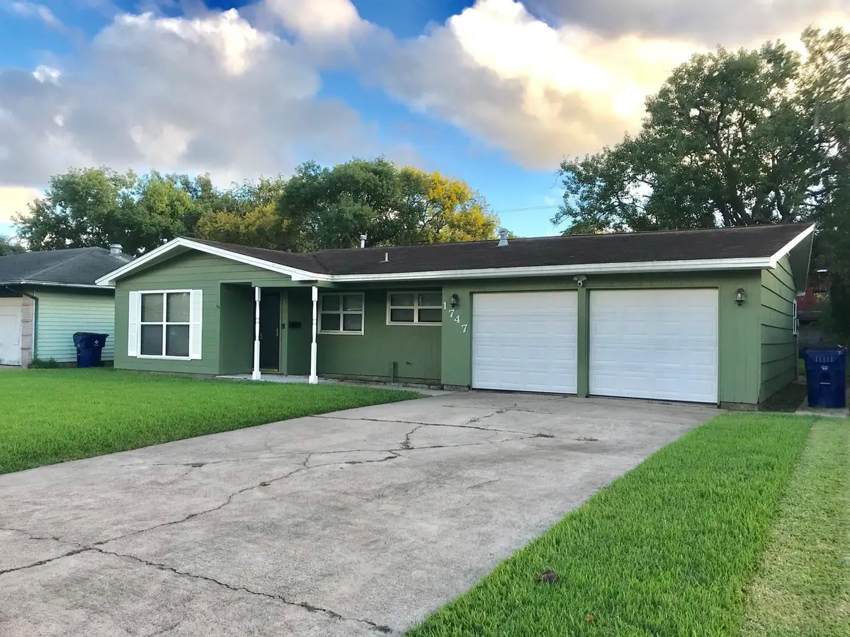 1747 W 10th Street, Freeport, TX 77541 - #1