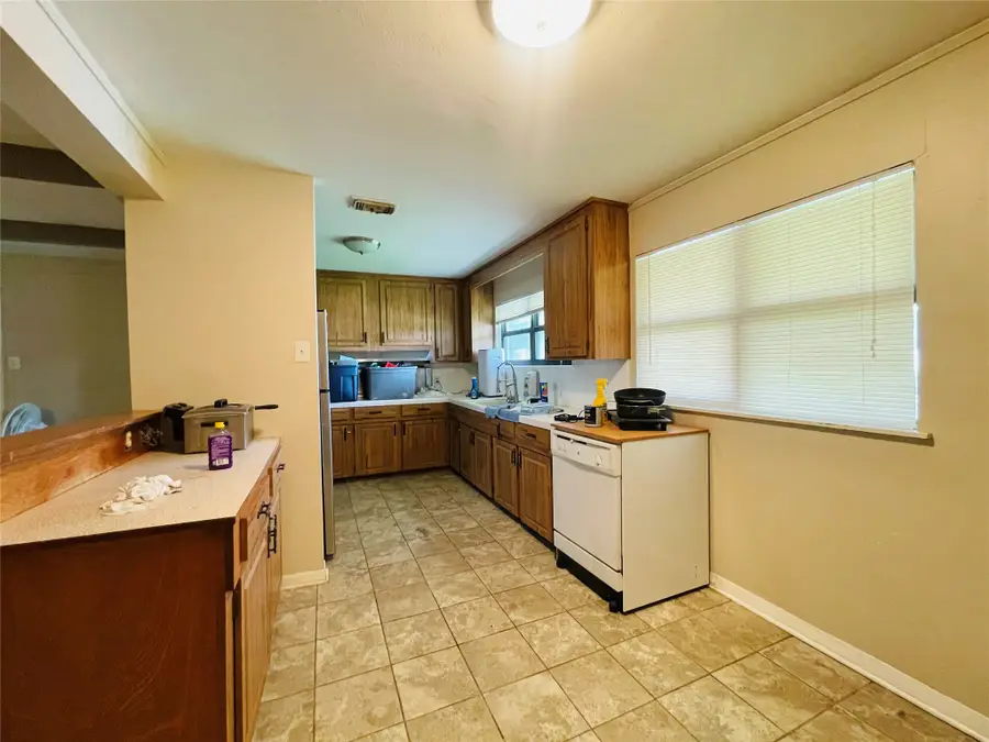 1747 W 10th Street, Freeport, TX 77541 - #3