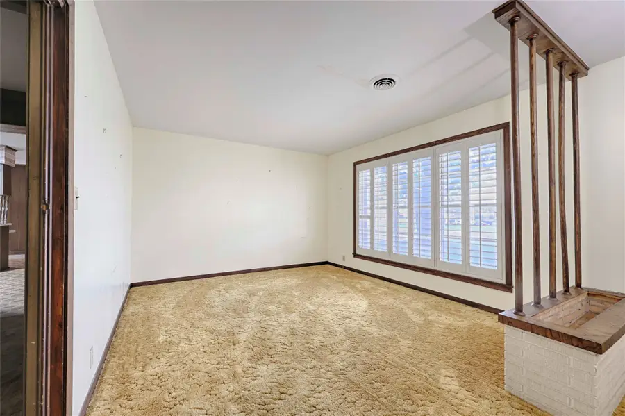 302 Baumgarten Street, Schulenburg, TX 78956 - #2