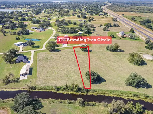 714 Branding Iron Trail, Angleton, TX 77515