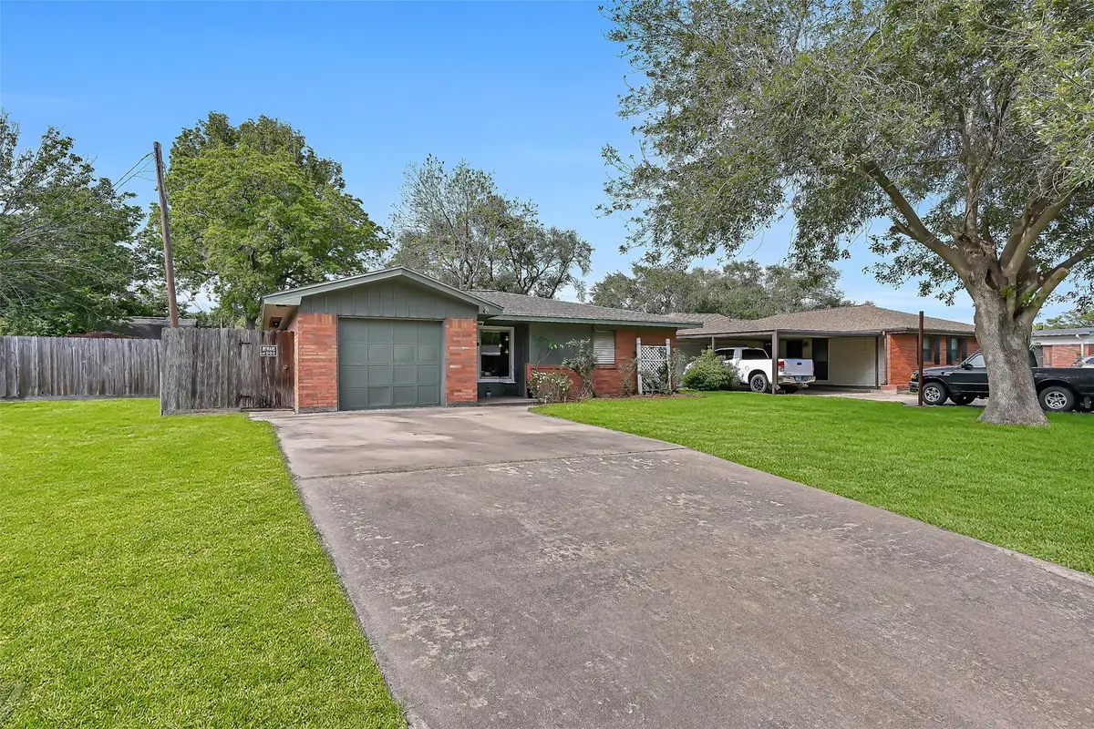 2826 5th Avenue N, Texas City, TX 77590 - #1
