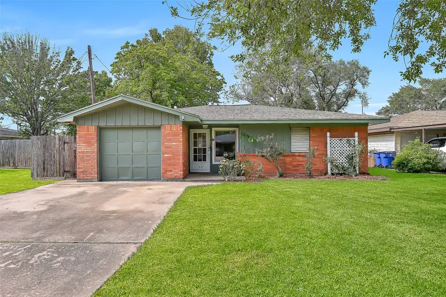 2826 5th Avenue N, Texas City, TX 77590 - #2