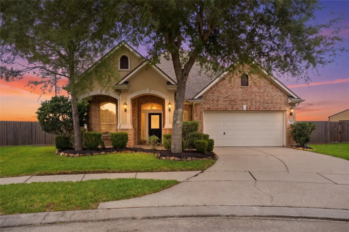201 Bailey Brook Lane, Dickinson, TX 77539 - #1