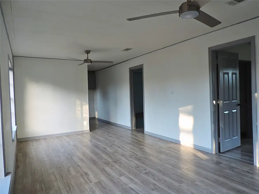 127 S Fenner Avenue, Cleveland, TX 77327 - #2