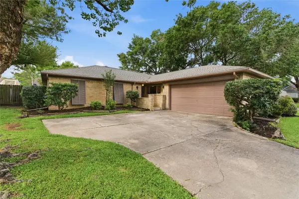 5043 Whispering Falls Drive, Houston, TX 77084
