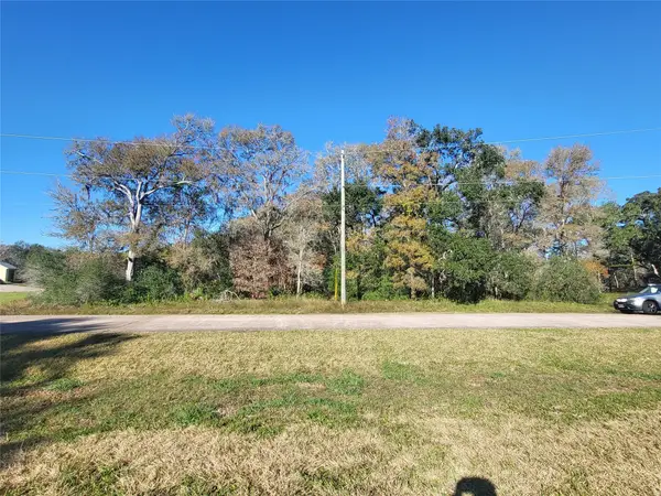 592 Cabana Trail, Angleton, TX 77515