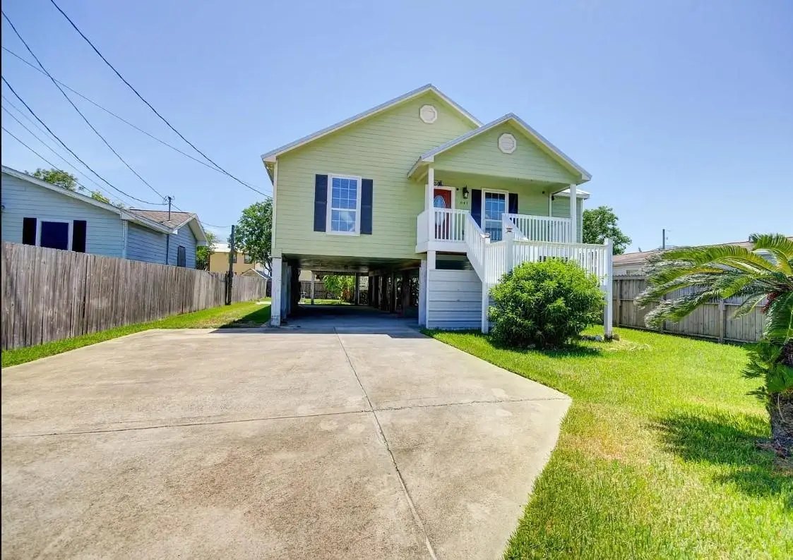 641 4th Street, Dickinson, TX 77539 - #1