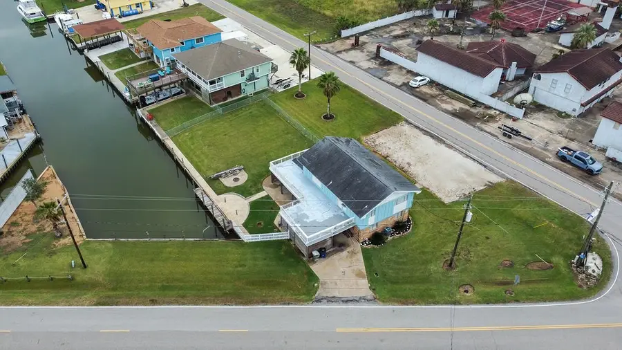 1503 Blue Water Drive, Freeport, TX 77541 - Image #2