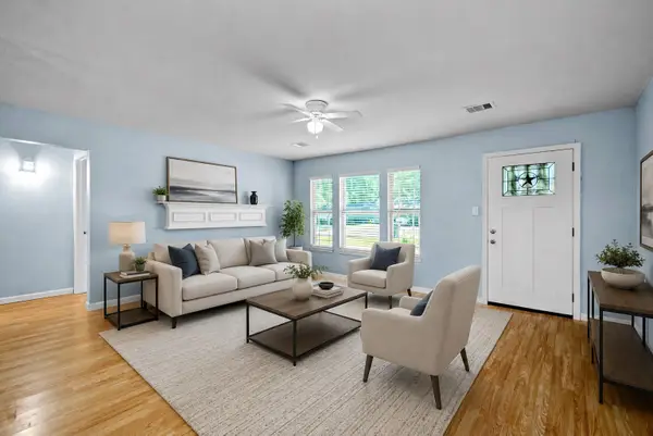8921 Oak Knoll Lane, Houston, TX 77078