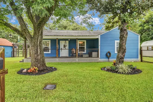 305 South 15th Street, West Columbia, TX 77486