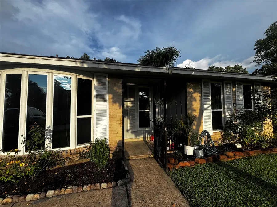 15242 Dogwood Tree Street, Houston, TX 77060 - Image #2