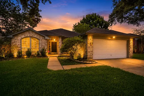 223 W New Meadows Drive, Sugar Land, TX 77479