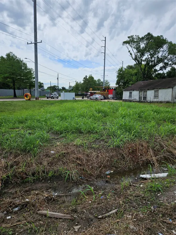 8000 Beckley Street, Houston, TX 77088